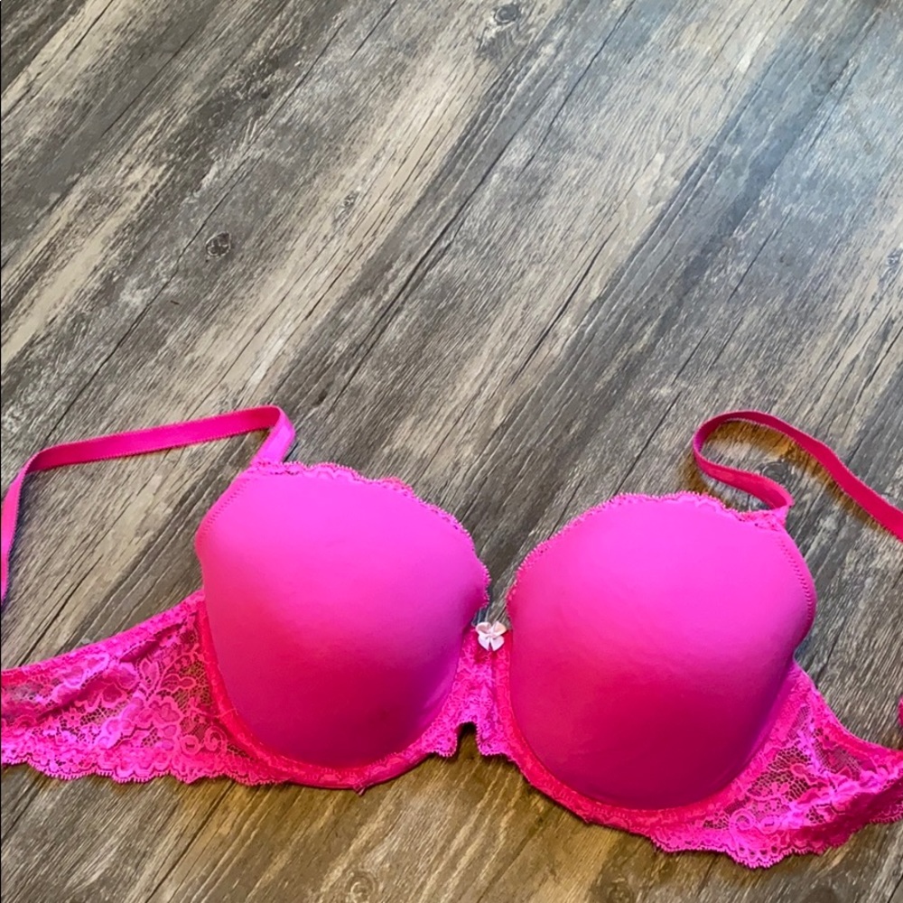 38D lightly lined lace bra